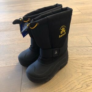 New Kids Kamik Black Snow Boots size 9 / 10T